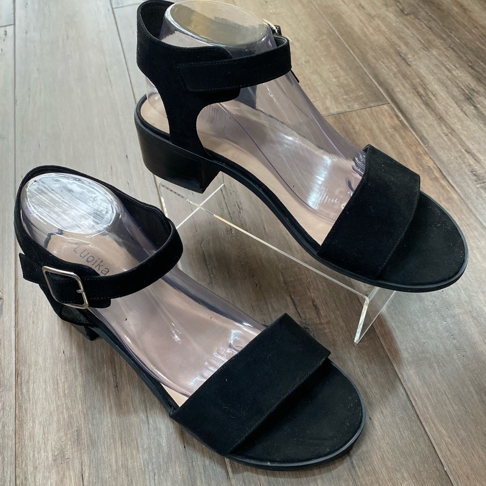 Luoika‎ sandal
